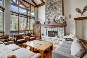 Refined 5 BR Private Home with Private Hot Tub